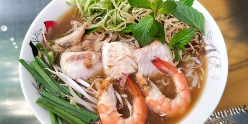 Lý do món bún nước lèo được yêu thích