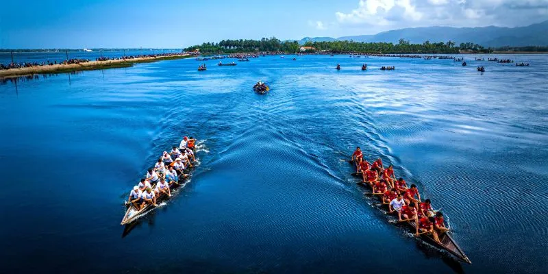 Việc tổ chức lễ hội đua thuyền có ý nghĩa gì